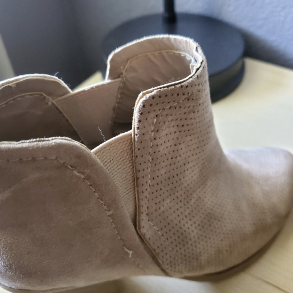 Universal Thread Booties - image 5